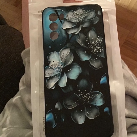 Floral Moto G 2022 jelly phone case - Picture 3 of 3